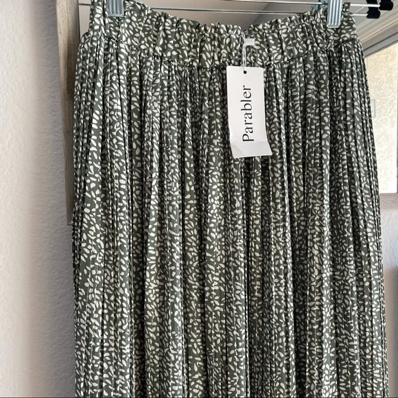 🎉HP🎉 ✨NEW Pleated Polka Dot Midi Skirt w/ Pockets - Boho Chic Style🌿 - Picture 8 of 15